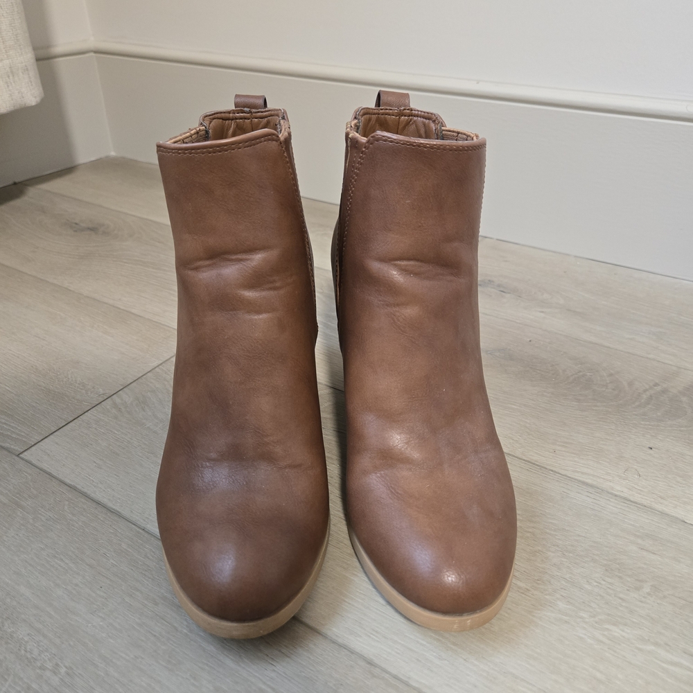 Call It Spring tan cognac heeled ankle boots, size 7 - Picture 4 of 6